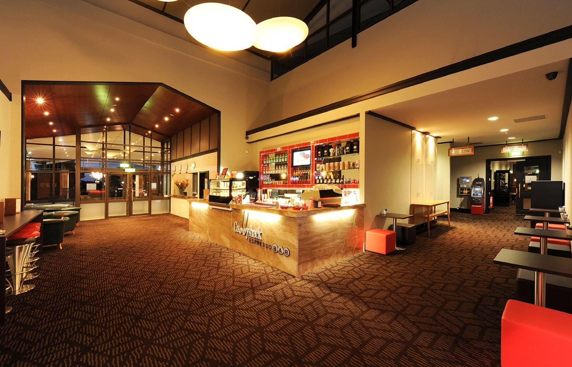 เควสแซงทัวรีเลคอพาร์ตเมนท์ Aparthotel พอยท์คุก ภายนอก รูปภาพ